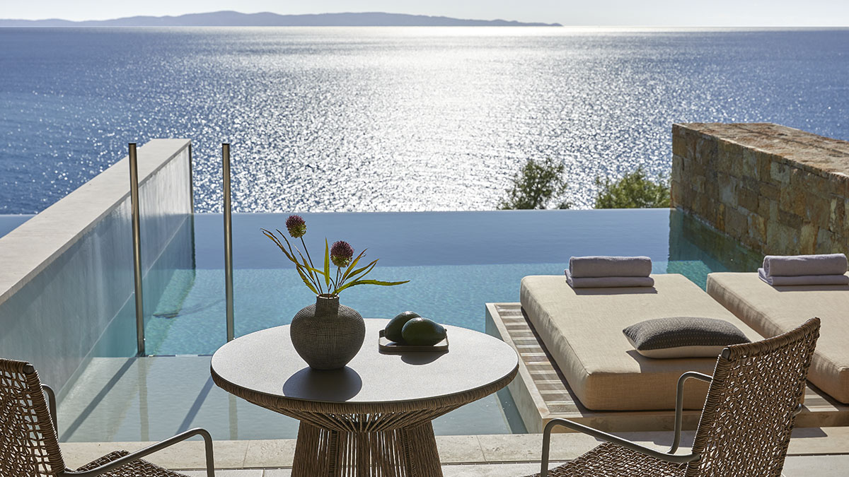 Superior Family Room Swim Up Sea View